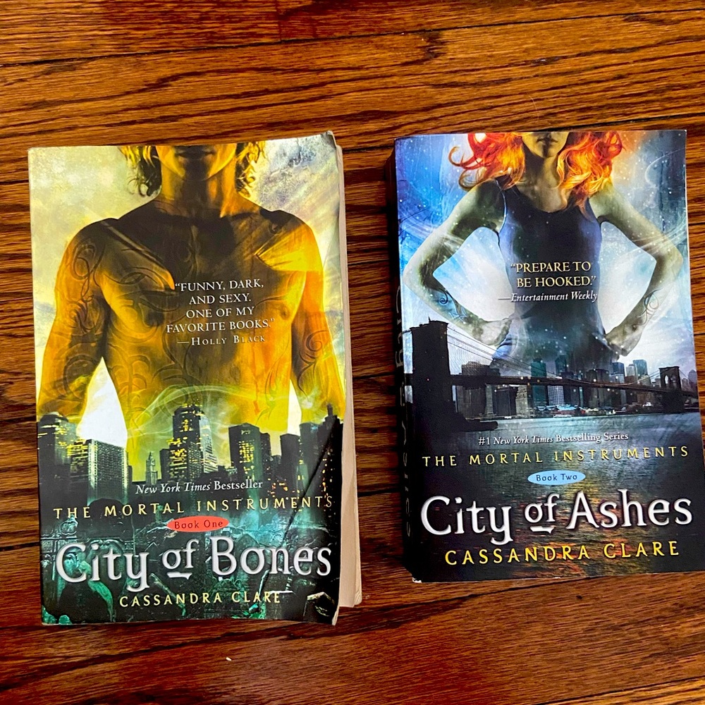City of Bones and City of Ashes Book Bundle
